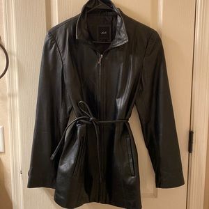 JLC New York Women’s leather jacket. So flattering and in amazing condition.